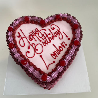 Vintage lambeth heart in buttercream - custom cake