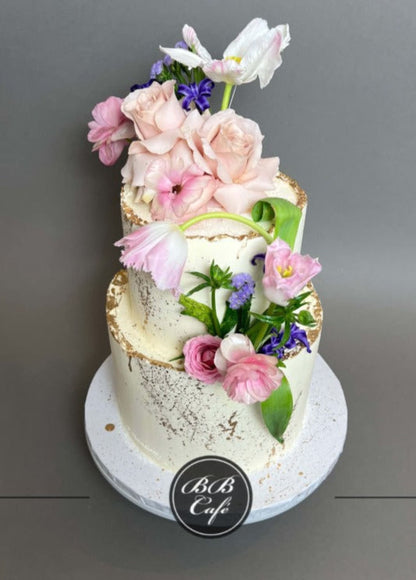 Wild spring flower on buttercream - custom cake
