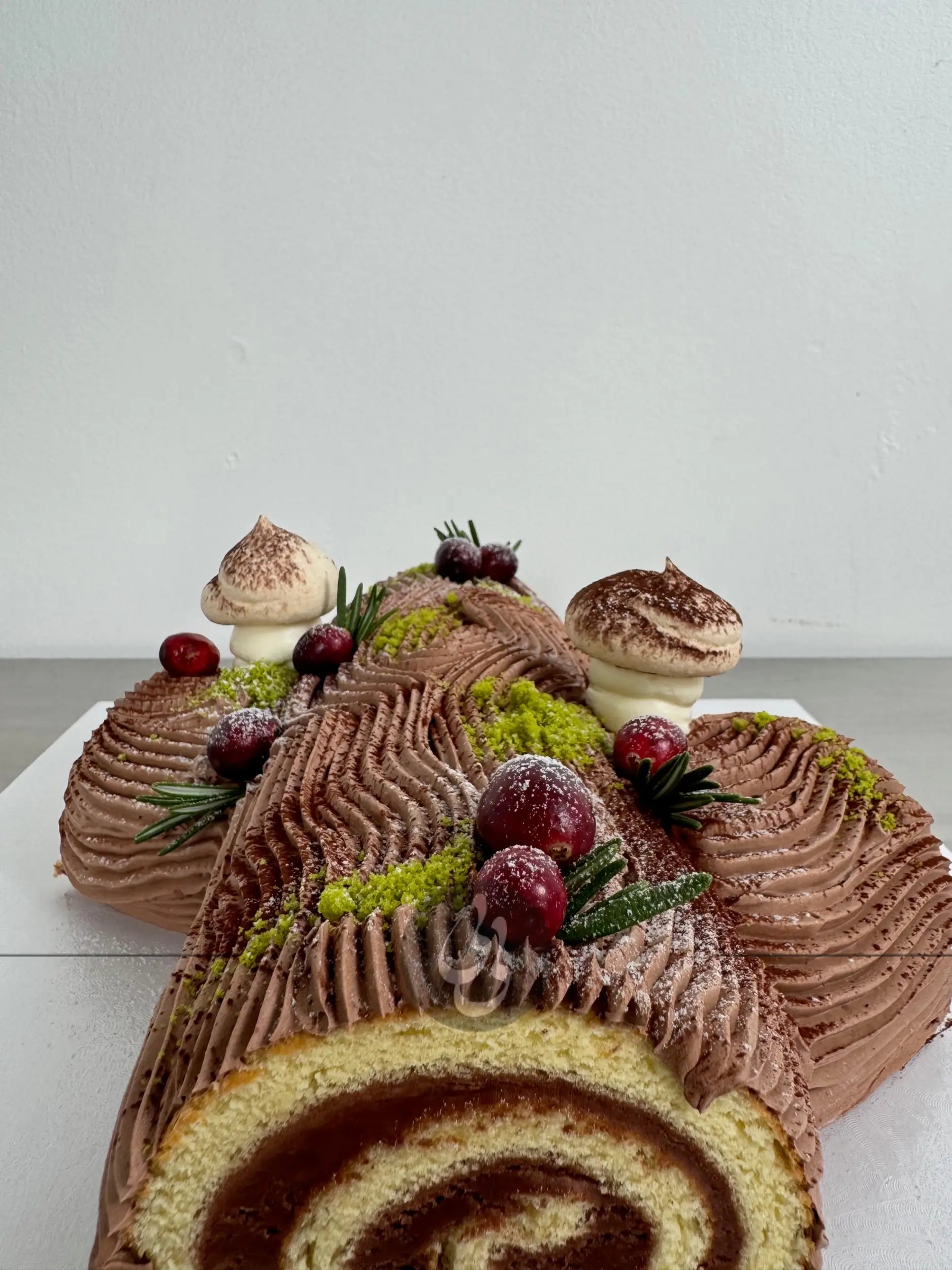 Winter woodland rollet log cake (small without walnuts) - classic cake