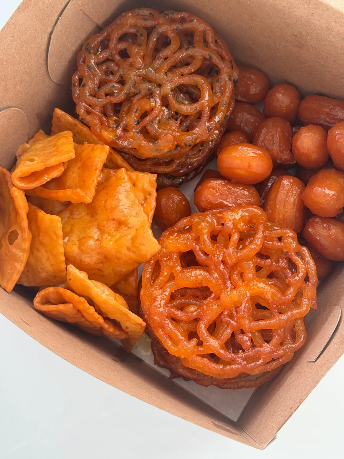 Zoolbia bamieh & gooshefil box - pastry